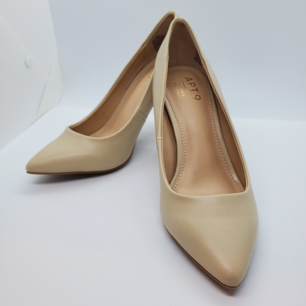 Apt 9 Editor Taupe Heels